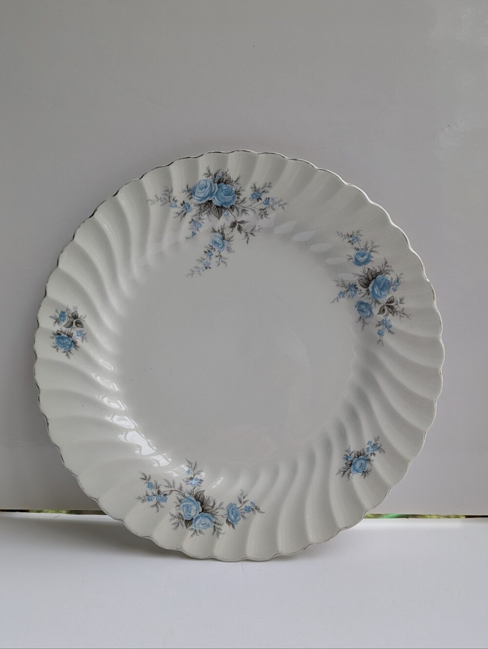 Vintage Johnson Bros. Blue Rose Dinner Plate Snowhite Regency Ironstone JB139